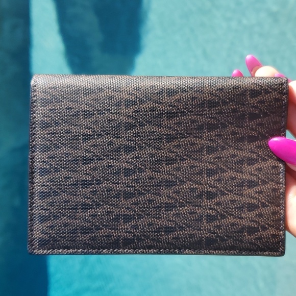 SOLD Saint Laurent Passport Holder - Picture 3 of 9